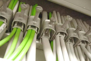 變頻器與電機的電纜允許多長(cháng)？