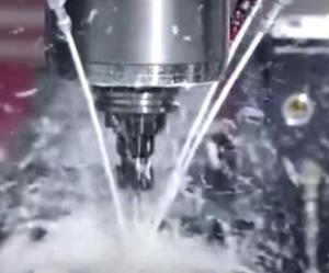 五軸數控機床加工V8發(fā)動(dòng)機缸體，這才是真正的精密加工！